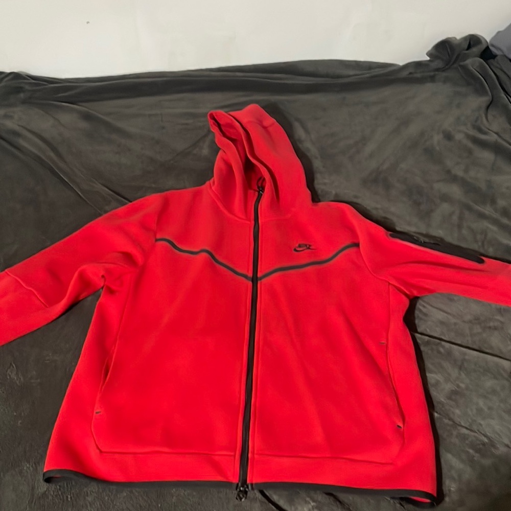 Men’s large Red nike Tech